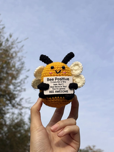 Muñeco de ganchillo hecho a mano, juguete energético y emocional, abeja amuleto de la suerte con alas, abeja de bolsillo para abrazar, abeja feliz, regalo de coraje, llavero, regalo de graduación - Product Image 6