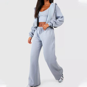 Meilleurs ensembles de survêtements personnalisés pour femmes 2026, comprenant un sweat-shirt court et un pantalon de jogging à taille large et élastique, style uni - Product Image 3