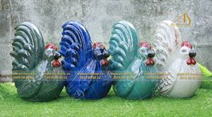 Estatua de gallo de cola alta SH004H33 hecha a mano, fibra de vidrio polivinílico, independiente moderno para interior, encanto rústico en jardín, espacio de vida - Product Image 3