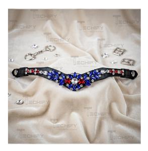 Fronture de luxe en cuir noir en forme de V avec cristaux rouges et bleus et décorations en strass pour cheval - Product Image 1