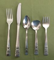 Ensemble de couverts en acier inoxydable avec poignée florale sculptée de luxe royal vintage, vaisselle élégante antique pour restaurant et repas à domicile
