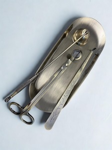 Ensemble d'extincteur de bougies décoratif élégant coupe-mèche de bougie et extincteur Design artisanal pour un usage domestique - Product Image 5