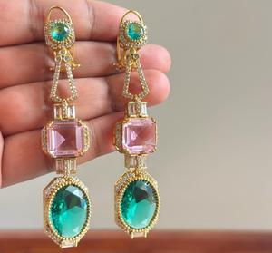 Elegantes Pendientes de Latón Chapado en Oro de la Mejor Calidad con Moissanita para Bodas y Uso Tradicional Femenino - Product Image 3