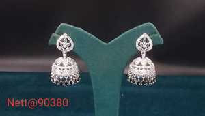 Juego de pendientes elegantes de latón para mujer adornados con diamantes americanos brillantes para bodas y fiestas nocturnas - Product Image 2