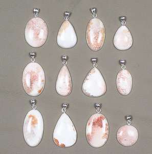 Fábrica Rosa Scolecite cristal plateado latón Material bisel ajuste en forma mixta piedra moda lindos colgantes venta al por mayor lote - Product Image 1