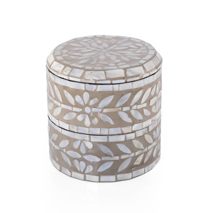 กล่องเก็บ capiz สองชั้นแบบพรีเมี่ยมพร้อมแม่ของไข่มุกกล่องเก็บของแฮนด์เมดสำหรับช็อคโกแลตวันที่และของขวัญรอมฎอน - Product Image 4