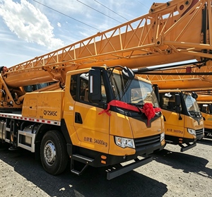 Grúa Hidráulica para Camión de 25 Toneladas XQ25K5C_2, Suministro de Fábrica, Grúa Móvil de Alto Rendimiento para Construcción, Motor de Bomba y Engranajes - Product Image 3
