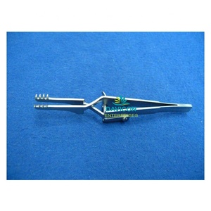 Retracteur cutané automatique Heiss Cross-Action avec cliquet 4X4 à pointes - Product Image 2