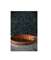 Élégant plateau de service en laiton de qualité supérieure pour les fêtes à la maison avec un design vintage détaillé et un savoir-faire traditionnel