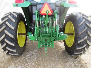 Tractor Agrícola John Deere 6130M de 20 HP 4WD de Calidad Premium, Listo para la Venta - Product Image 5
