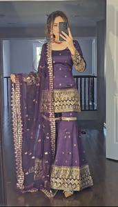 SEQUENCE DE FIL DE VELOURS EN VISCOSE RICHE TOP DE TRAVAIL SHARARA AVEC DU VIN DUPATTA - Product Image 4