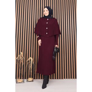 Ensemble deux pièces bordeaux : Cape boutonnée et robe en maille avec hijab sans col en tissu côtelé - Product Image 5