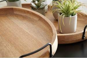 Plateau de service en bois de noyer de qualité supérieure, ensemble de 2 pièces avec poignées en métal, plateau à café brun, plateau en bois décoratif pour la maison et la cuisine - Product Image 4