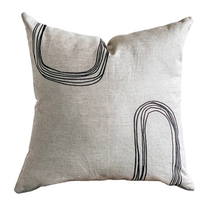 Housse de coussin unie brodée à la main, housse de coussin 100% coton pour la décoration de la maison canapé canapé OEM fabriqué au Vietnam - Product Image 1