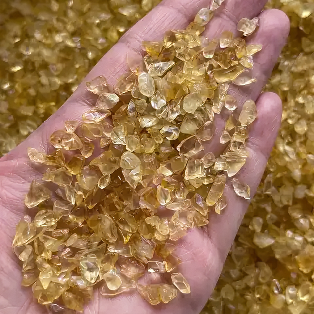 Wholesale High Quality Premium Yellow Quartz Carved Engraved Love Gemstone Chips Feng Shui Gravel Healing Home Decoration