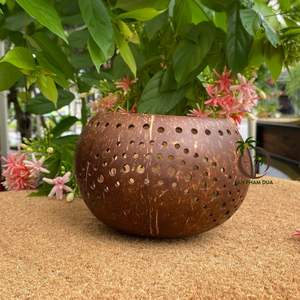 โคมไฟมะพร้าวหรูหราห้อยจากกะลามะพร้าวโคมไฟกะลามะพร้าวที่ดีที่สุดสำหรับขายในเวียดนาม - Product Image 6