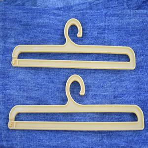 Cintre en plastique en résine de riz au prix de gros NH126 Affichage de vêtements écologique direct d'usine - Product Image 1