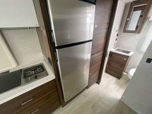 Autocaravana Usada en Buen Estado, Modelo 2022, Winneb-a-g-o V-i-e-w 24D, Remolque de Viaje, Casa Rodante, RV - Product Image 3