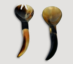 Ensemble de service à salade en corne naturelle artisanale de luxe avec des poignées incurvées polies uniques, grande cuillère à mélanger et fourchette de service pour - Product Image 5