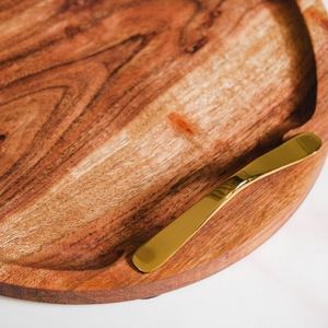 Bandeja Redonda de Madera de Acacia Natural con Asas de Metal Dorado, Tabla Decorativa de Madera para Pizza, Plato para Comida, Fruta, Mesa de Centro - Product Image 4