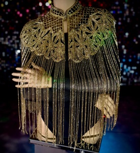 ชุดราตรีปักมือสำหรับผู้ใหญ่ แต่งชายครุย ดีไซน์สวยเหมาะสำหรับงานปาร์ตี้ สวมใส่ในคลับ หรูหราด้วยลูกปัดประดับ ผ้าคลุมไหล่เงางาม 100% - Product Image 3