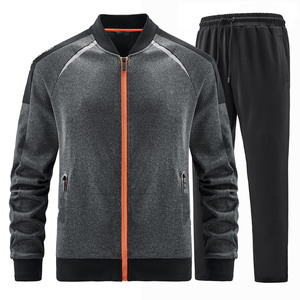 Chándal personalizado con estampado gráfico para hombre, chándal negro de algodón 100% de peso pesado para hombre, chándal de calle de diseño personalizado - Product Image 3