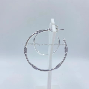 ต่างหูสตั๊ด925เงินสเตอร์ลิงมีสไตล์น้ำหนักเบาสีขาวเงินบริสุทธิ์ชุบทองของขวัญสำหรับงานแต่งงานแบบคลาสสิก - Product Image 1