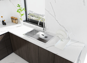 Ingeniería NV833 Calacatta Gabinete de cocina de cuarzo artificial blanco Cubiertas de encimera de isla Hecho en Vietnam - Product Image 4