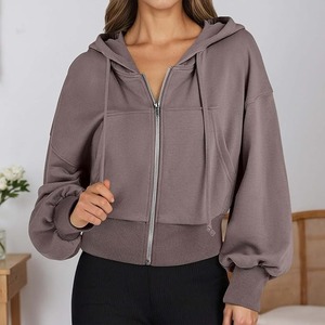 Chaqueta de entrenamiento recortada gruesa para mujer, manga larga, ajuste informal, temporada de invierno, ropa corta, longitud, colores personalizados, pista con logotipo - Product Image 2