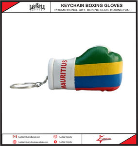 Mini llavero de guante de boxeo personalizado de cuero PU de alta calidad con bandera de país para llavero y exhibición de logotipo - Product Image 4
