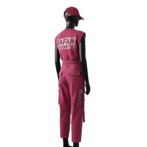 Ensemble haut court et pantalon cargo en twill de coton premium 240 GSM pour femme, toucher doux, couleurs unies, logo imprimé. - Product Image 5