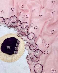 Nuevo 2024 último traje de diseñador Evergreen Venta caliente blusa Sari de organza con bordado y trabajo de secuencia exportador mundial - Product Image 6