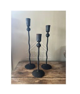 Bougeoir en fer forgé de qualité supérieure avec des détails complexes pour une décoration élégante et des accents d'éclairage de style vintage - Product Image 1