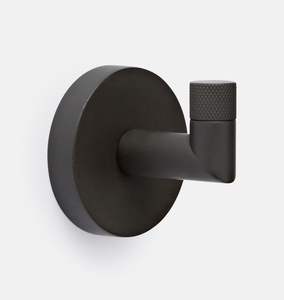 Crochets muraux utilitaires en métal industriel sans fioritures et forte adhérence conçus pour fonctionner sur la forme - Product Image 4