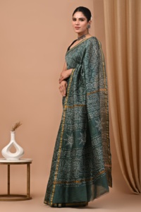 Hecho a medida en seda chanderi estampada a mano tradicional diseñada con pavo real con blusa en colores naturales también para reventa. - Product Image 5