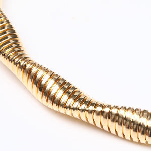 Venta al por mayor de collares de cadenas finas de alta calidad de diseñador personalizado y accesorios de joyería de pulsera de oro de moda - Product Image 2