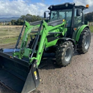 รถแทรกเตอร์ Deutz-Fahr 4065E ราคาถูก พร้อมที่ตักดินสำหรับขาย 65 แรงม้า ขับเคลื่อน 4 ล้อ ผู้จัดจำหน่ายรถแทรกเตอร์สำหรับฟาร์ม พร้อมจัดส่ง - Product Image 1