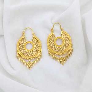 ต่างหูห้อยทรงกลมดีไซน์ดอกบัวชุบทอง 18K แฟชั่นทันสมัย ผลิตจากทองเหลือง รับรองโดยบุคคลที่สาม เหมาะสำหรับทั้งชายและหญิง - Product Image 5