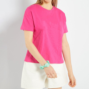 T-shirts pour femmes à col rond à prix de gros T-shirts pour femmes en coton et fibre de polyester unis avec logo personnalisé - Product Image 1