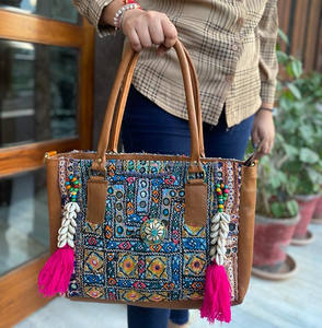 Bolso bordado tradicional hecho a mano indio para mujer, bolso de compras con borlas Banjara Vintage, bolso de mano bohemio Hippie con estilo - Product Image 3