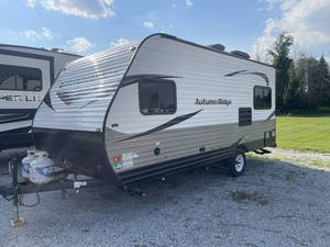 Caravane de camping d'occasion Star_craft Au_tumn Ri_dge Out_fitter 171RD 2020 - Product Image 1