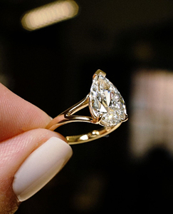 แหวนหมั้นเพชรเม็ดเดี่ยวรูปลูกแพร์สุดหรูสำหรับผู้หญิง2.71 CT Pear CUT Moissanite - Product Image 4