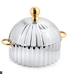 Produit d'aspect royal, finition argentée plissée, plat de service pour aliments chauds avec poignée en finition dorée pour un usage domestique, hôtelier et en restauration - Product Image 1