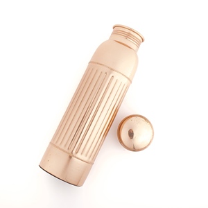 Botella de agua de cobre hecha a mano para oficina y hogar Suministro al por mayor Drinkware - Product Image 3