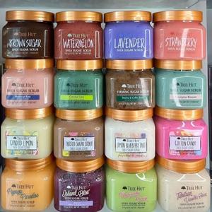 Exfoliante Corporal Orgánico de Azúcar y Manteca de Karité Tree Huts - Sin Fragancia, para Venta al por Mayor en Aromas Cotton Candy, Coco Colada y Tropic Glow - Product Image 5