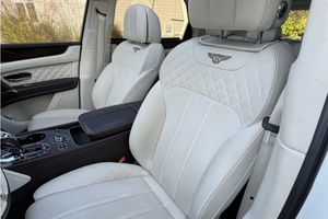 OFERTA DE DESCUENTO, USADO, VOLANTE A LA IZQUIERDA |   CONDUCCIÓN DERECHA |   BENTLEYYSS BENTAYGAASS W12 2017 - Product Image 5