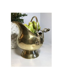 Seau à charbon en laiton à foyer classique avec artisanat authentique et finition historique pour un style de maison saisonnier élégant - Product Image 5