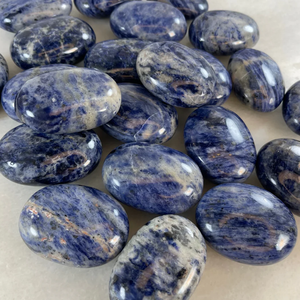 Cristal Sodalite Pierre de Palmier Pierre Naturelle Pierre de Guérison Galet Palmier Sculpté Quartz Agate Cristal Pierres de Palmier - Product Image 6