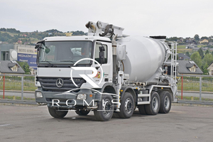 Camion Pompa per Calcestruzzo Mercedes-Benz Actros 8x4 con Sistema Idraulico Diesel, Colore Bianco - Product Image 4
