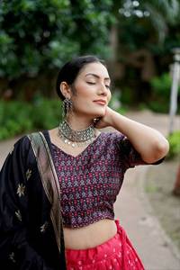 2023 último diseñador exclusivo colección Bollywood Lahenga Choli tela Lehenga de vestido de boda india de alta calidad - Product Image 4